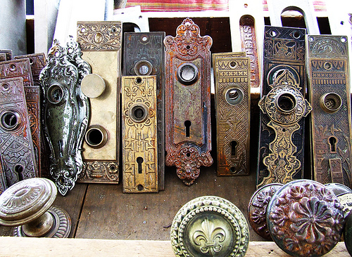 vintage Antique Shops NYC: The Quintessential List